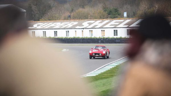 Goodwood Supershell Building on the outside of Woodcote corner1:32 scale Magnetic Racing