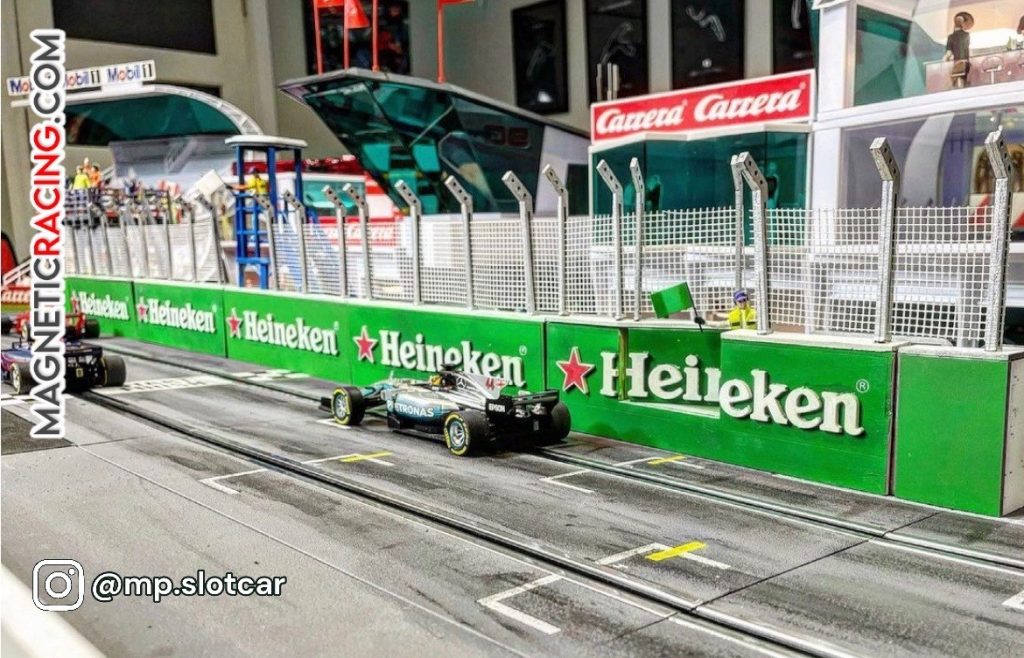 Customer Photo IG mp.slotcar 037All Pit Wall Multi Pack